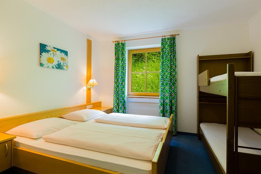Garni Bergland Bed & Breakfast Racines Exterior photo