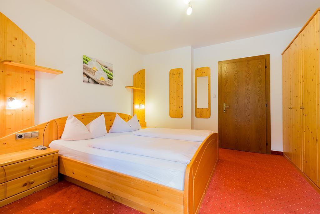 Garni Bergland Bed & Breakfast Racines Exterior photo